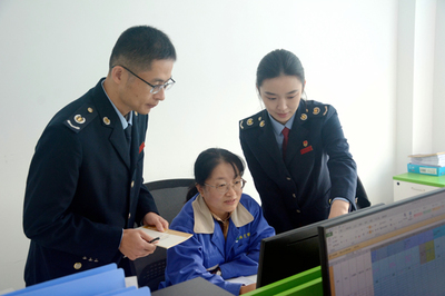 榮成稅務 '稅密碼'助力'海帶之都'合成技術研發(fā)揚帆遠航